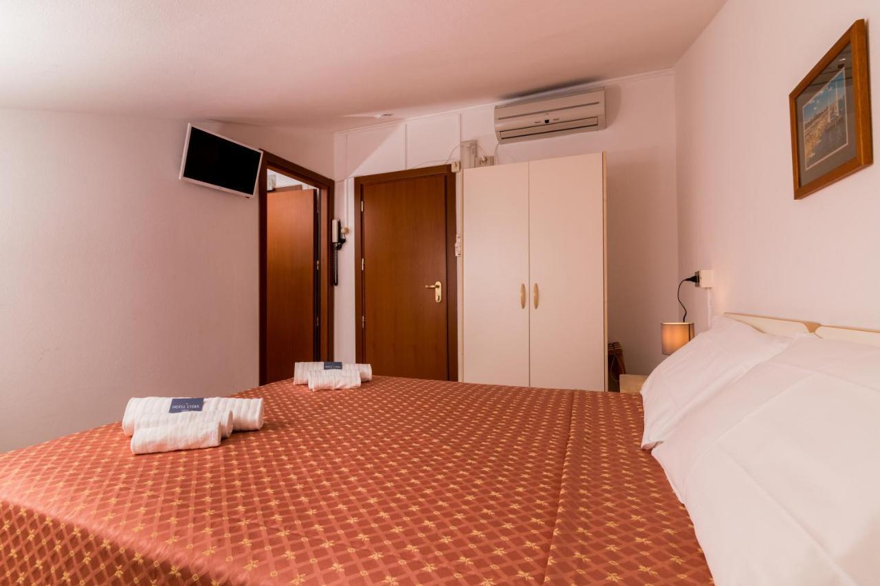 Hotel Lydia تّشيرفييا المظهر الخارجي الصورة