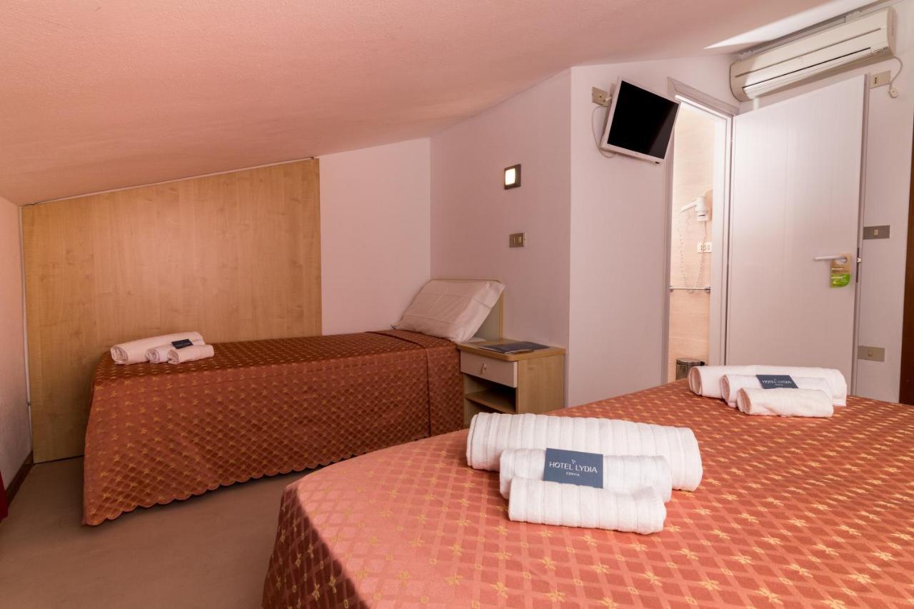 Hotel Lydia تّشيرفييا المظهر الخارجي الصورة