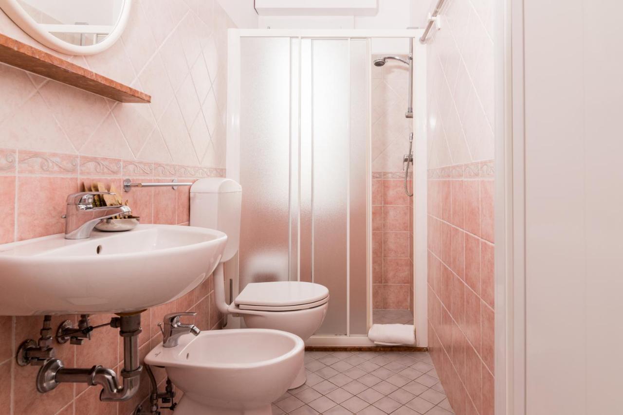 Hotel Lydia تّشيرفييا المظهر الخارجي الصورة