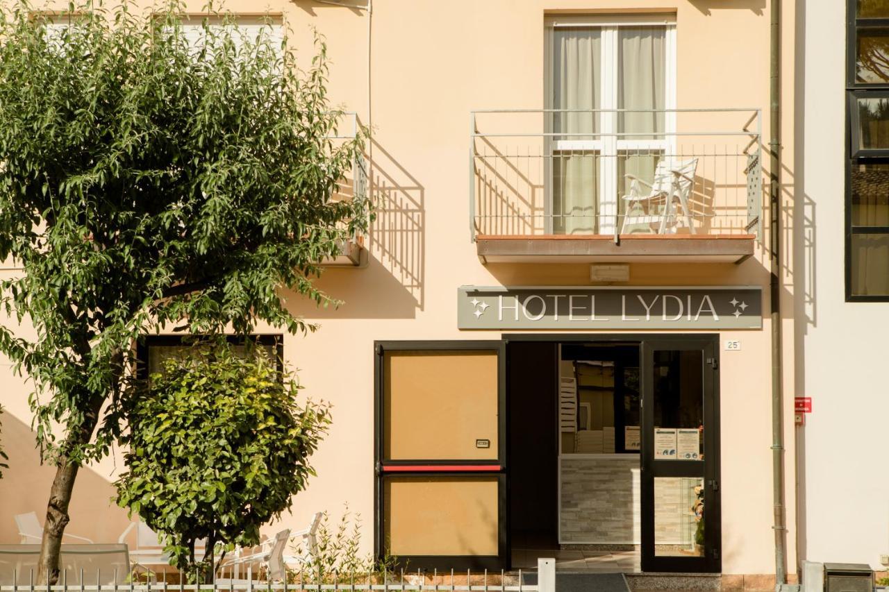 Hotel Lydia تّشيرفييا المظهر الخارجي الصورة
